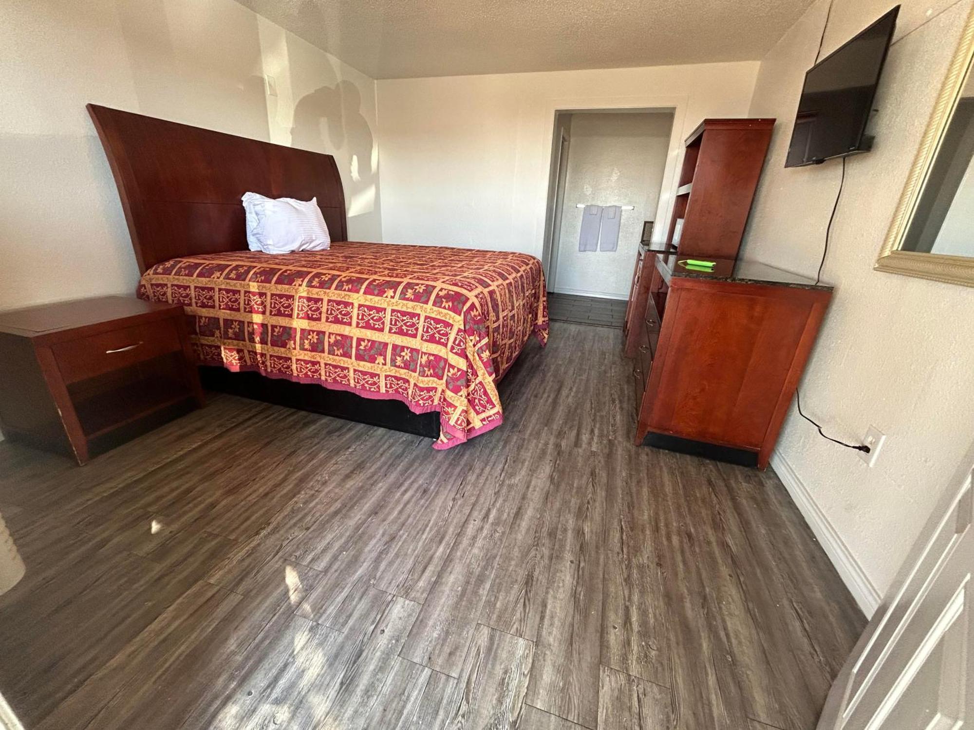 Quest Inn Уедърфорд Екстериор снимка
