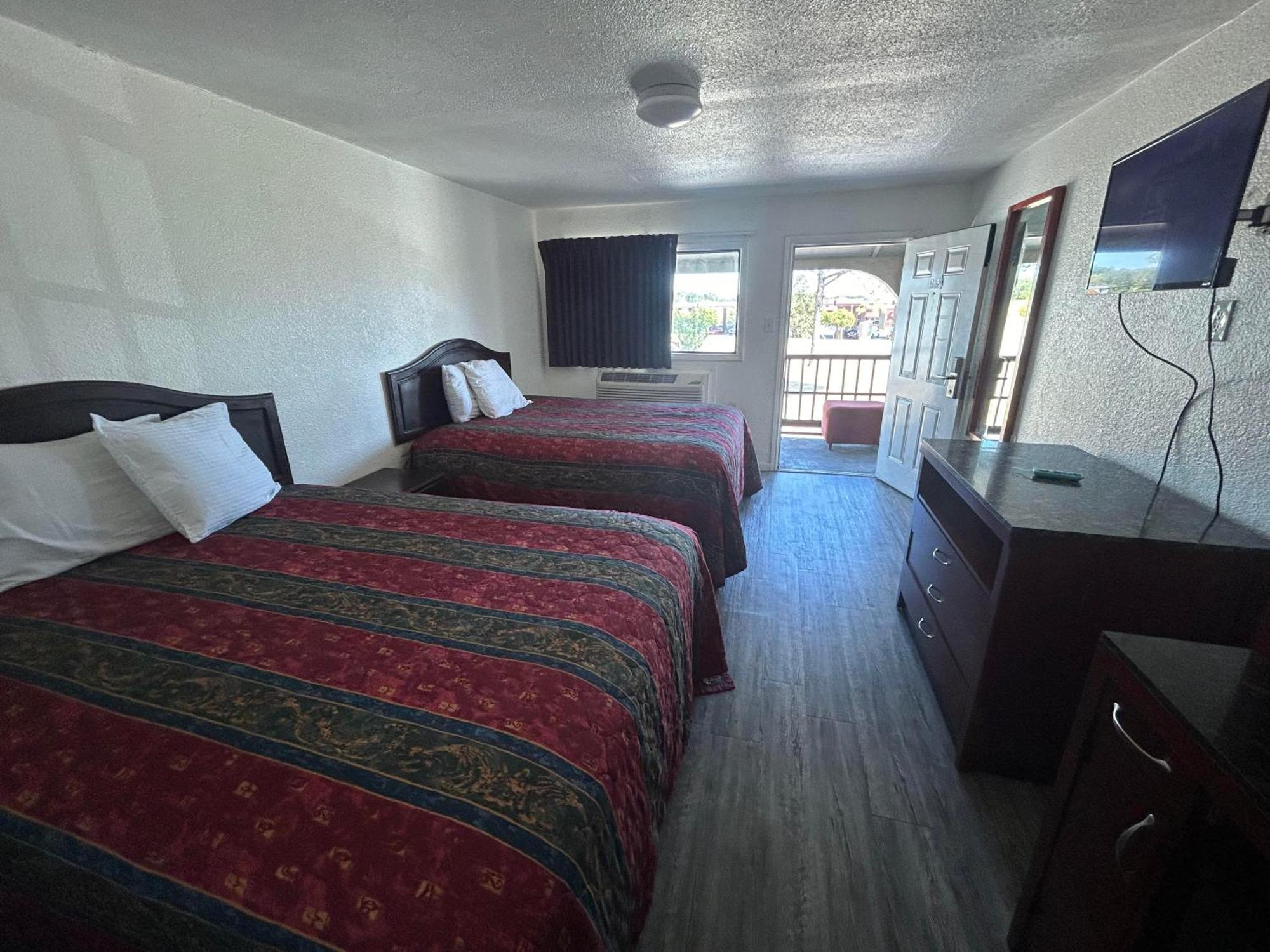 Quest Inn Уедърфорд Екстериор снимка