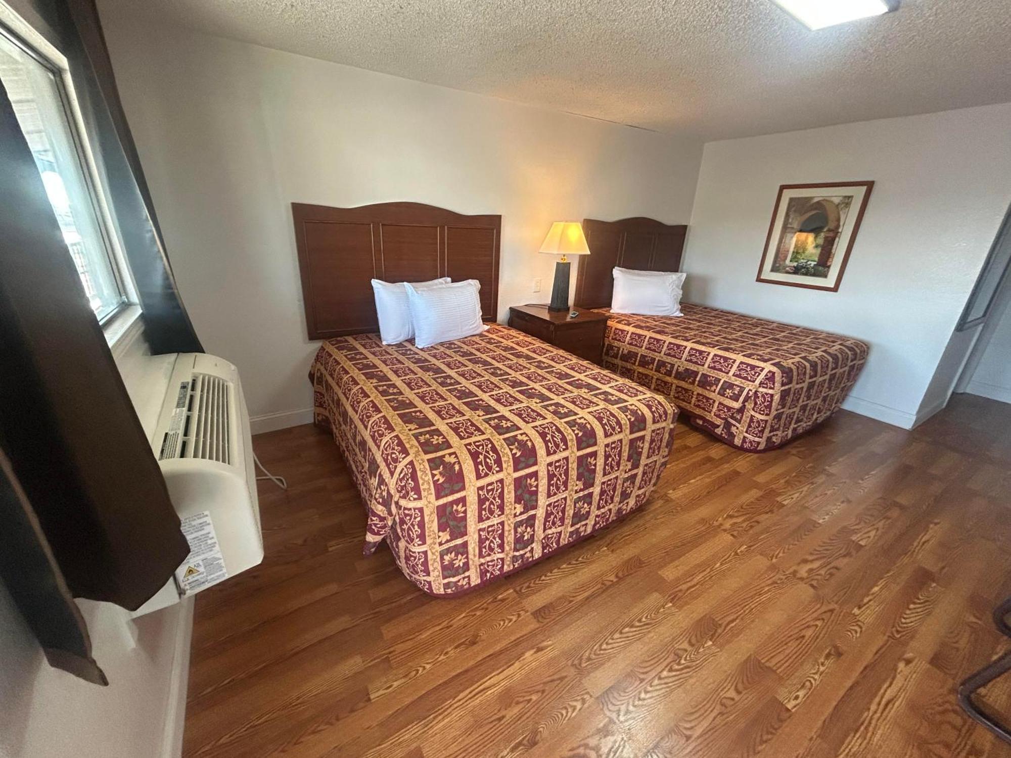 Quest Inn Уедърфорд Екстериор снимка