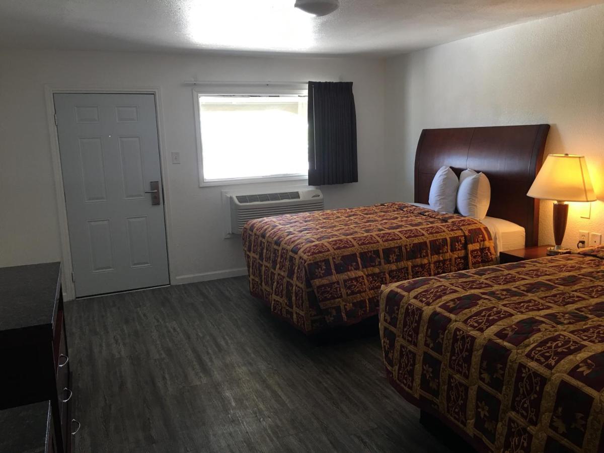 Quest Inn Уедърфорд Екстериор снимка